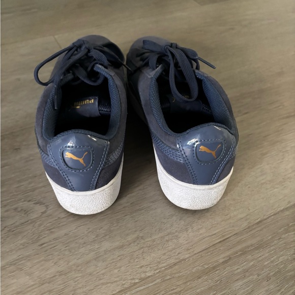 Navy Blue Size 8 Puma Suede Sneakers - Picture 2 of 5